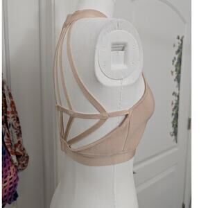 akira cage back bandage crop top size small